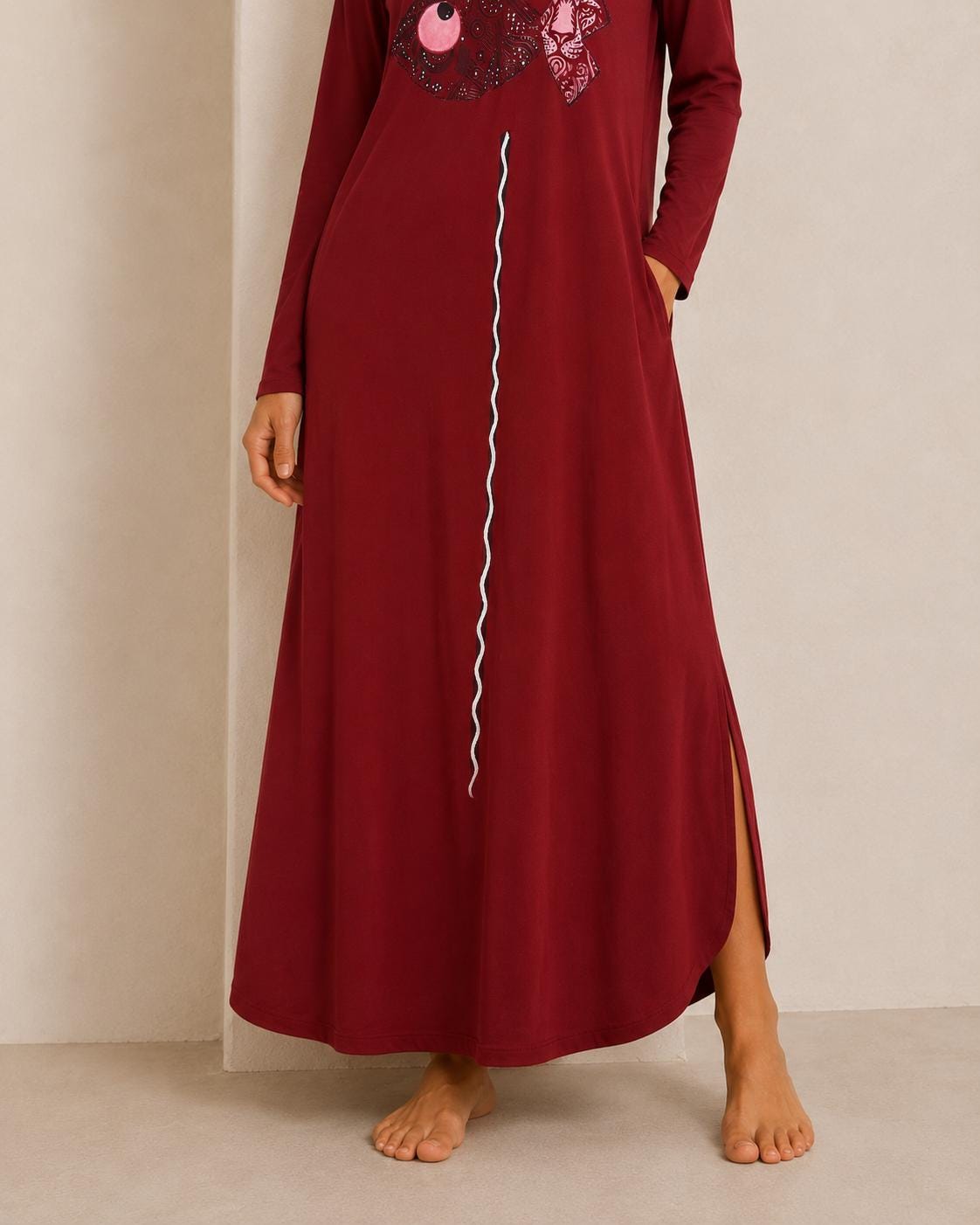 Vestido largo granate mujer | Vestido artístico pintado a mano | Vestido oversize manga larga | Moda artesanal Mi Negra Bella