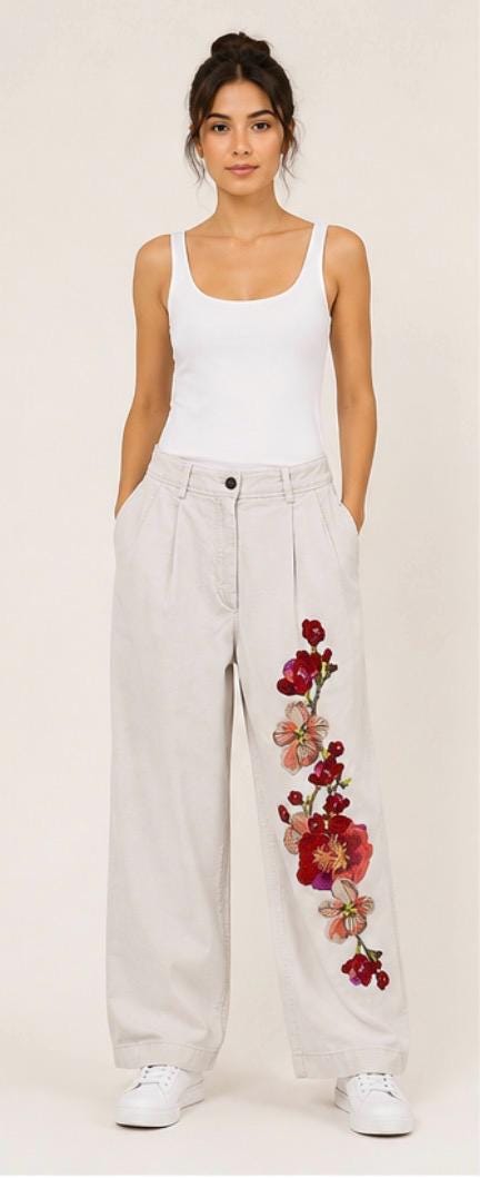 Pantalón beige Ecoalf Jerte con bordado floral, mujer talla 44