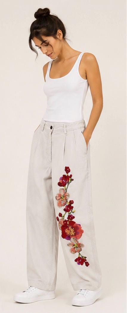Pantalón beige Ecoalf Jerte con bordado floral, mujer talla 44