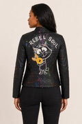 Cazadora de mujer negra de polipiel pintada a mano, pieza única Rebel Soul con gato y conejo, talla XL