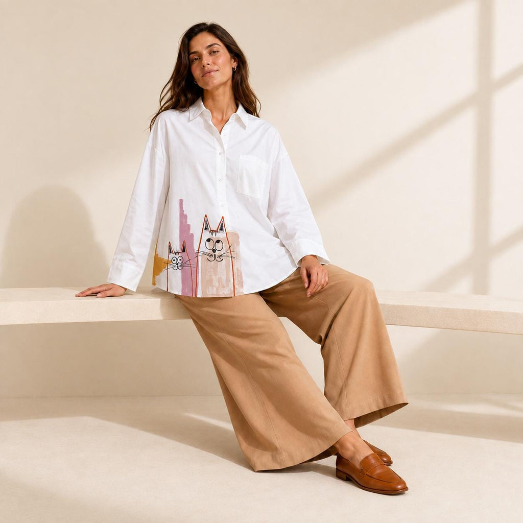 Camisa blanca oversize con gatos pintados a mano talla SM